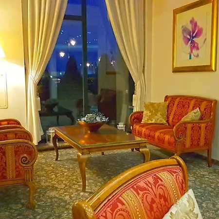 Готель Amaryllis